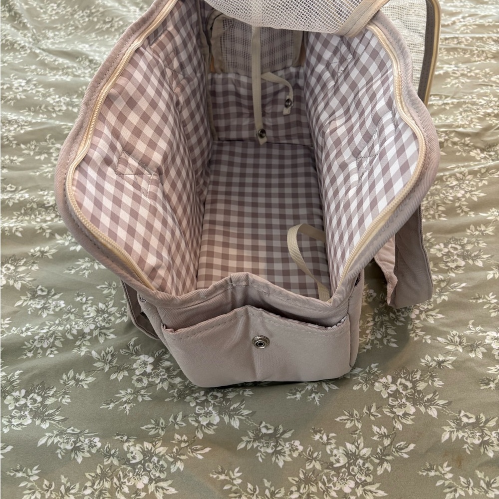 Taupe dog carrier. NWT! A yorkie, chihuahua die dog would fit perfectly! - Picture 2 of 4